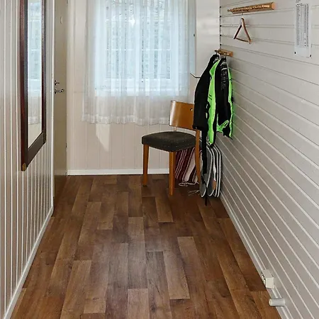 4 Person In Lauvstad-by Traum